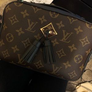 100% AUTHENTIC Louis Vuitton Saintonge Camera Bag